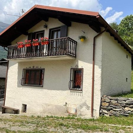La Casetta Delle Nuvole Mazzo di Valtellina Luaran gambar