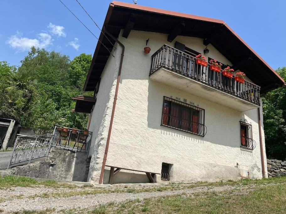 La Casetta Delle Nuvole Mazzo di Valtellina Luaran gambar